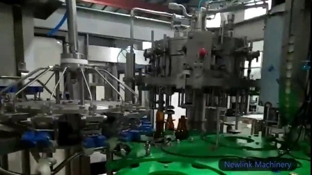 Ligne de production de remplissage de canettes de jus Boisson énergisante Jus de remplissage à chaud Pas de boissons gazeuses gazeuses Making Machine Remplisseur de boissons et sertisseuse pour machines de remplissage de canettes